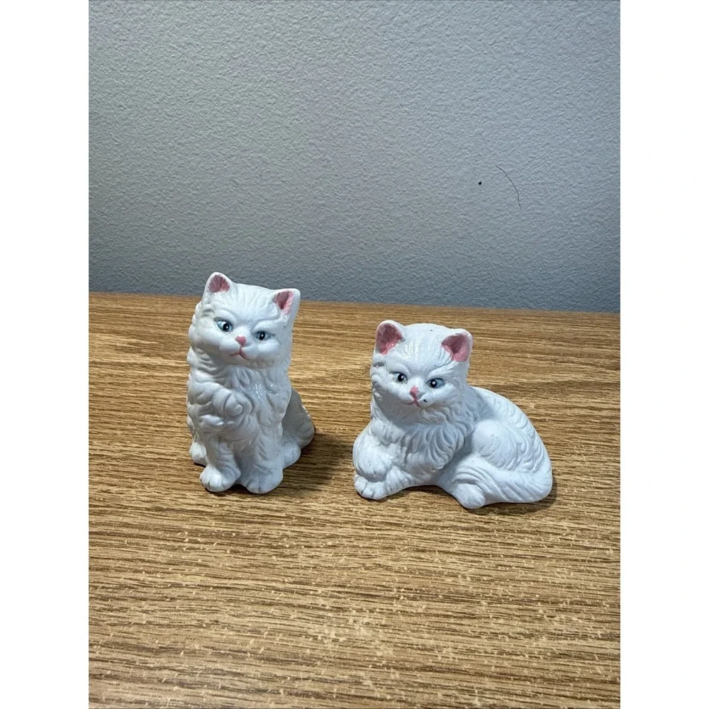 Vintage White Persian Blue Eyed Kitty Cat Kitten Bisque Porcelain Figurines‎